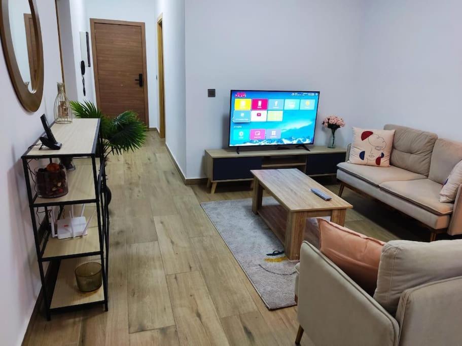 Superbe Appartement Avec Parking Gratuit Et Garde Dakar Exteriör bild