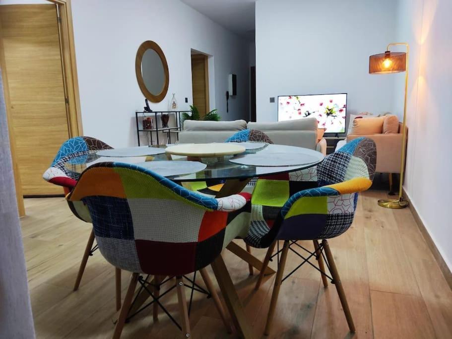 Superbe Appartement Avec Parking Gratuit Et Garde Dakar Exteriör bild