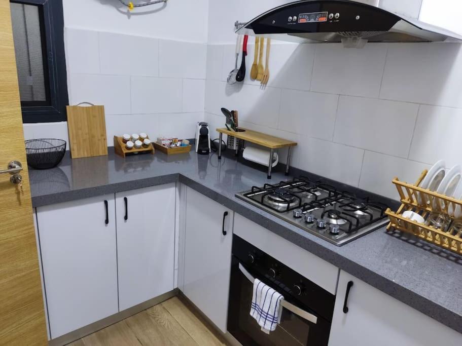 Superbe Appartement Avec Parking Gratuit Et Garde Dakar Exteriör bild